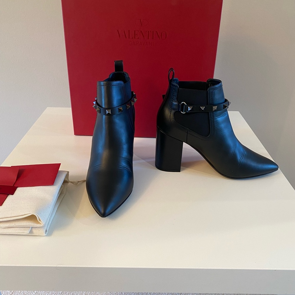Valentino Booties 38